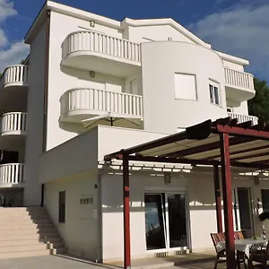 https://villa-bianca-trogir.hotels-in-trogir.com