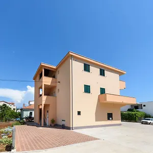  Apartman Robi Horvátország